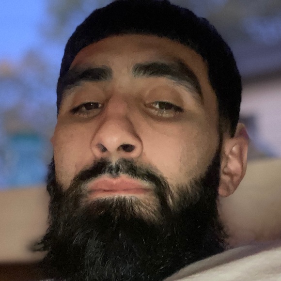 Profile Picture of Joseph Muniz (@josephmuniz820) on Poshmark