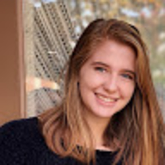 Profile Picture of Juliana Neelley (@jrlneelley) on Poshmark