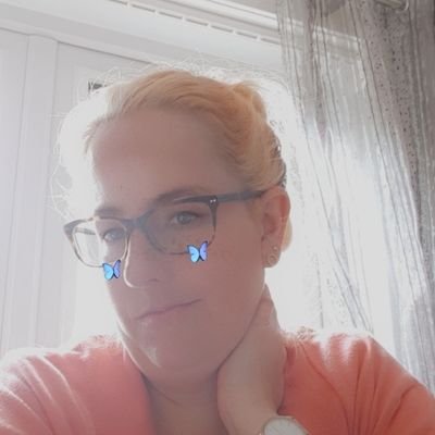 Profile Picture of Sarah Vann (@Sazzle3Vann) on Twitter