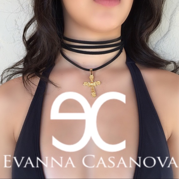 Profile Picture of Evanna Casanova (@evannacasanova) on Poshmark