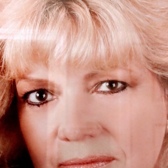 Profile Picture of Evelyn Decristoforo (@evdec1122) on Poshmark