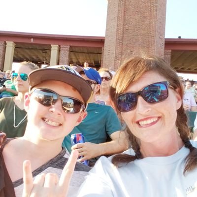 Profile Picture of Lora Watson (@ldub277) on Twitter