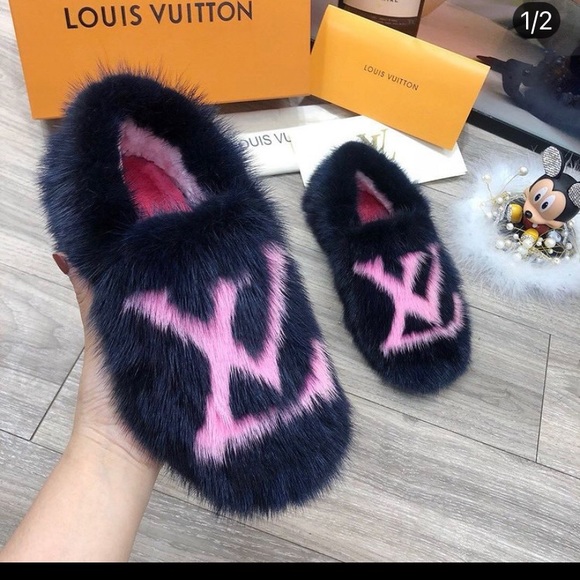 Profile Picture of Marvin Joe (@litkicks868) on Poshmark