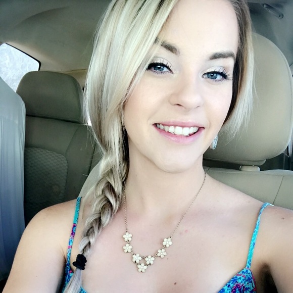 Profile Picture of Kim Barwick (@knbarwick12) on Poshmark