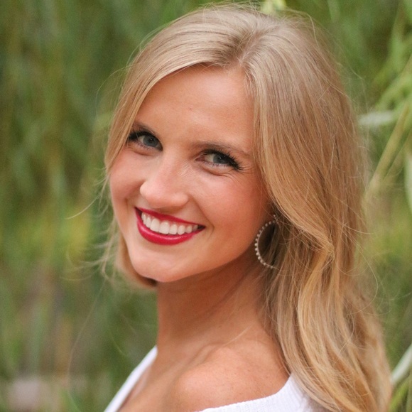 Profile Picture of Taylor Dingler (@taylordingler) on Poshmark