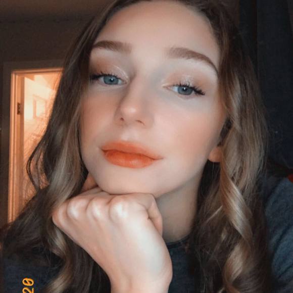 Profile Picture of Katie Brienen (@katietheshark) on Poshmark