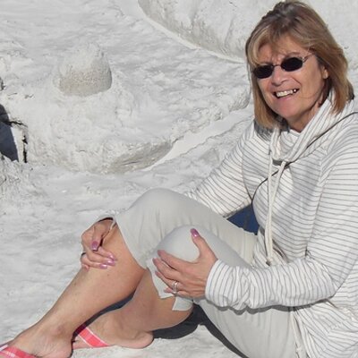 Profile Picture of Debbie Wolfe (@dwolfe09) on Twitter