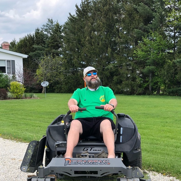 Profile Picture of Brian Loveday (@brianloveday) on Poshmark