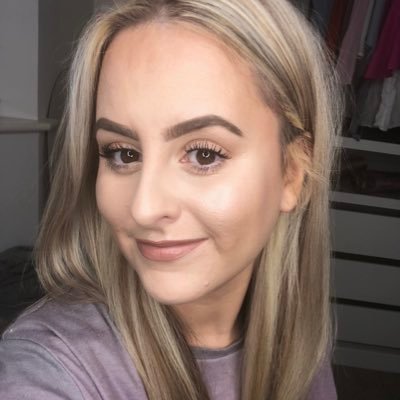 Profile Picture of Hayley Malone  🎀 ✨ (@hayleywi_lliams) on Twitter