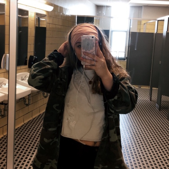 Profile Picture of Morgan Wilhelm (@morgganwilhhelm) on Poshmark