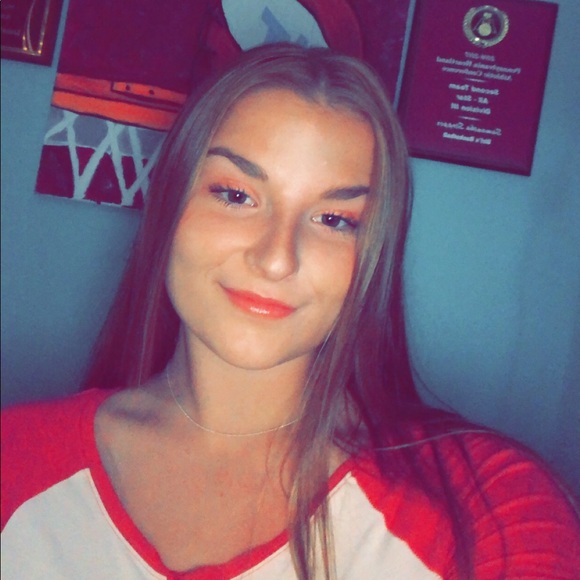 Profile Picture of Sam Stopper (@sam_stopper) on Poshmark