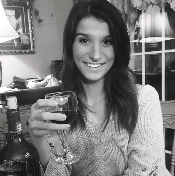 Profile Picture of Marie Macdonnell (@macdonnc19) on Poshmark