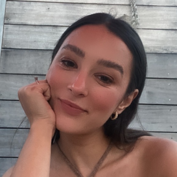 Profile Picture of Edina Malcinovic (@malcinovic) on Poshmark