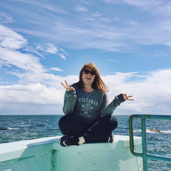 Profile Picture of Austrie Messer (@ausmess) on Poshmark