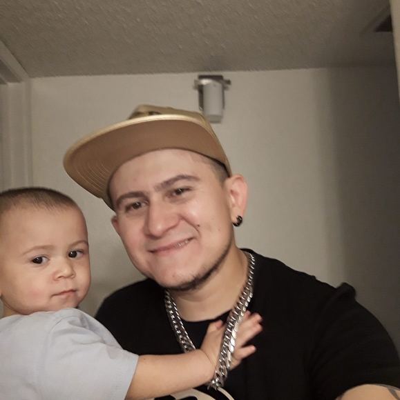 Profile Picture of Julio Gomez (@rickyguzman) on Poshmark