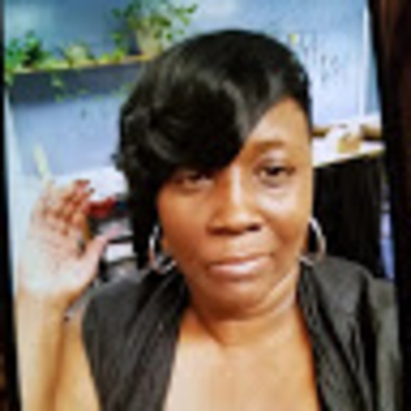 Profile Picture of Tonya Purvis (@supurvsalon) on Poshmark