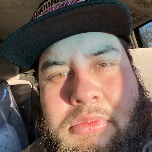 Profile Picture of Saul Diaz (@sauldiaz3949) on Poshmark