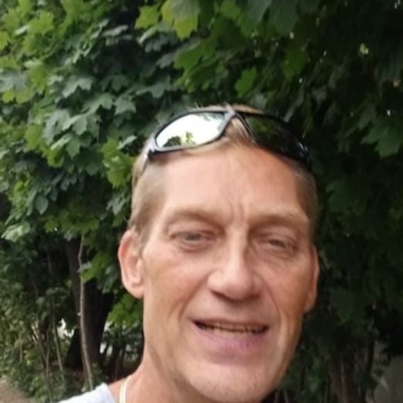 Profile Picture of James Francischelli (@jfrancischelli) on Poshmark