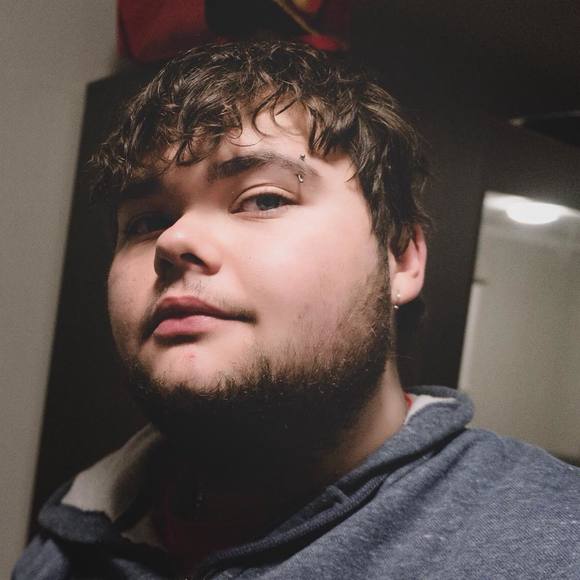 Profile Picture of Brandon Kelliher (@kayoscast) on Poshmark