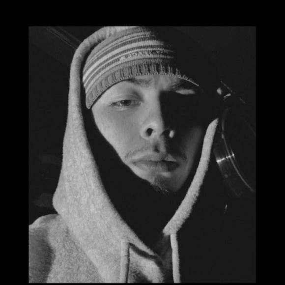 Profile Picture of Nicolas Juarez (@nicolasjuarez28) on Poshmark