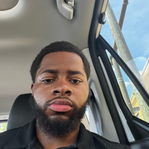 Profile Picture of Alexander Gregory (@alexandernajeem) on Poshmark