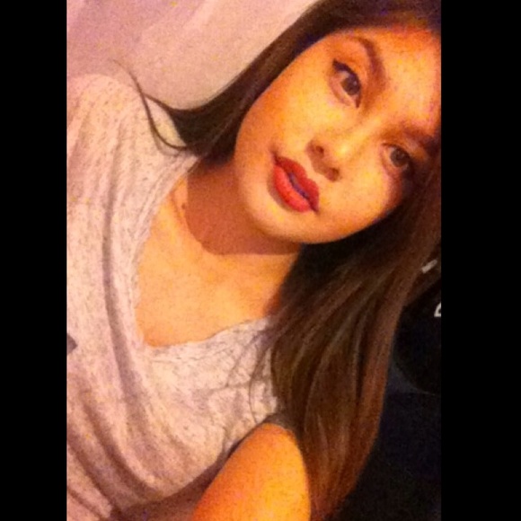 Profile Picture of Arely Sanchez (@as10201) on Poshmark