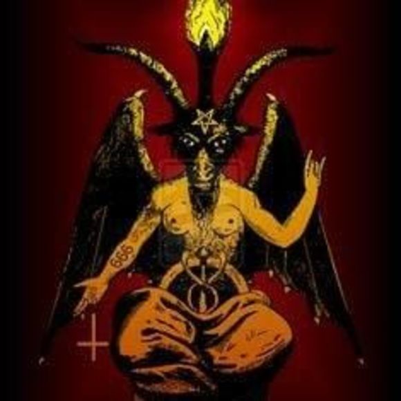 Profile Picture of Ronnie Moore (@ronnie707) on Poshmark