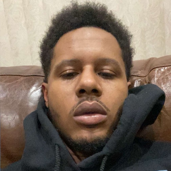 Profile Picture of Jerrick Cole (@jerrickcole2) on Poshmark