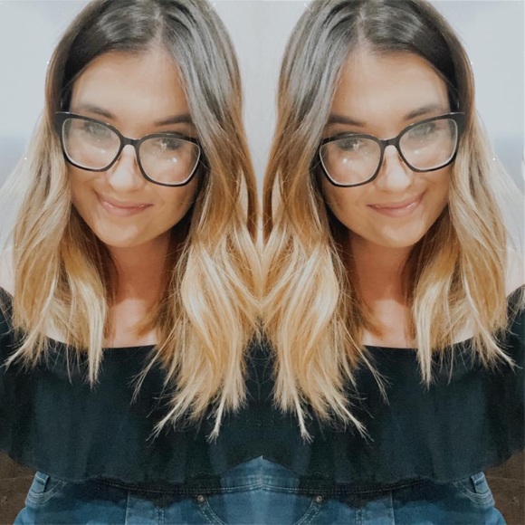Profile Picture of Cassandra Prince (@seabeepea_nels) on Poshmark