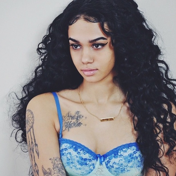 Profile Picture of Calyea Briant (@candyliss) on Poshmark