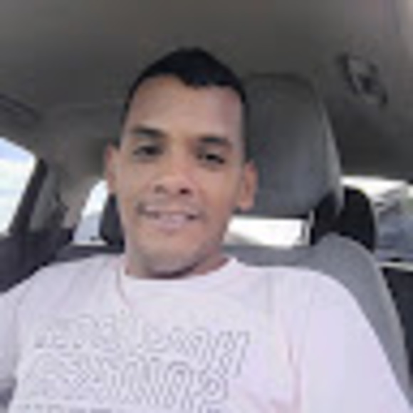 Profile Picture of Merwin Garcia (@merwing24) on Poshmark
