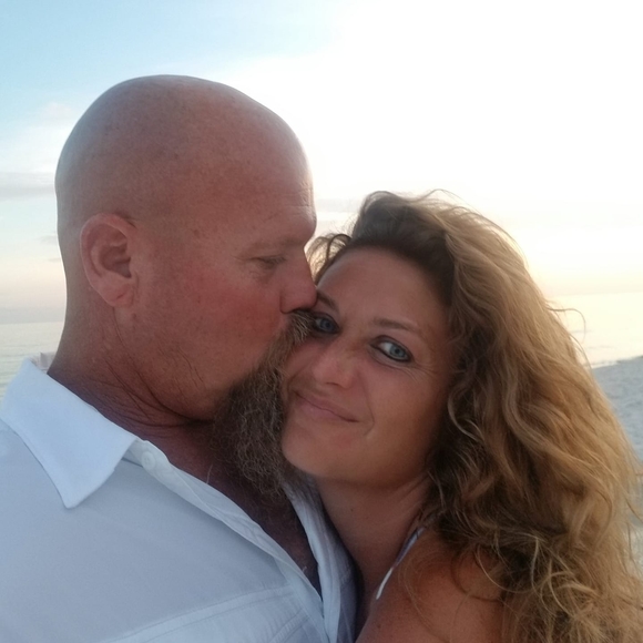 Profile Picture of Keri Scudder (@macyrae1222) on Poshmark