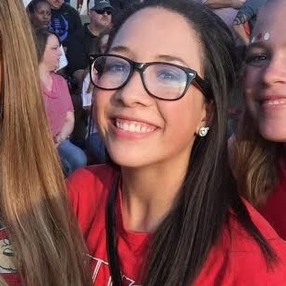 Profile Picture of Mckenna Lanquist (@mckennalanquist) on Poshmark