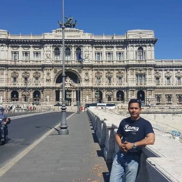 Profile Picture of Soe Min (@soemin840) on Poshmark