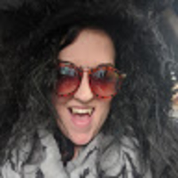 Profile Picture of Lindsay Hill (@lindsayhill333) on Poshmark