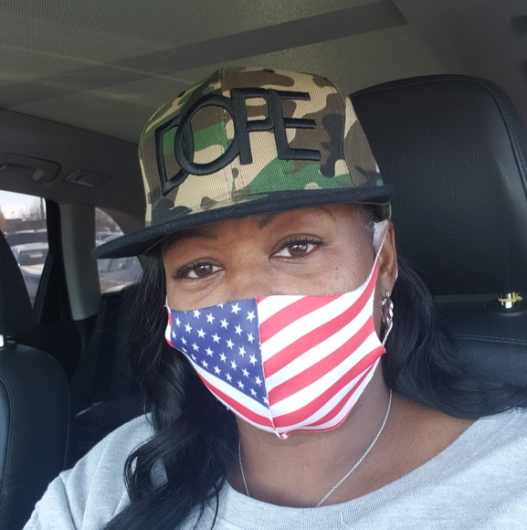 Profile Picture of Emma Caradine (@ecwill5) on Poshmark