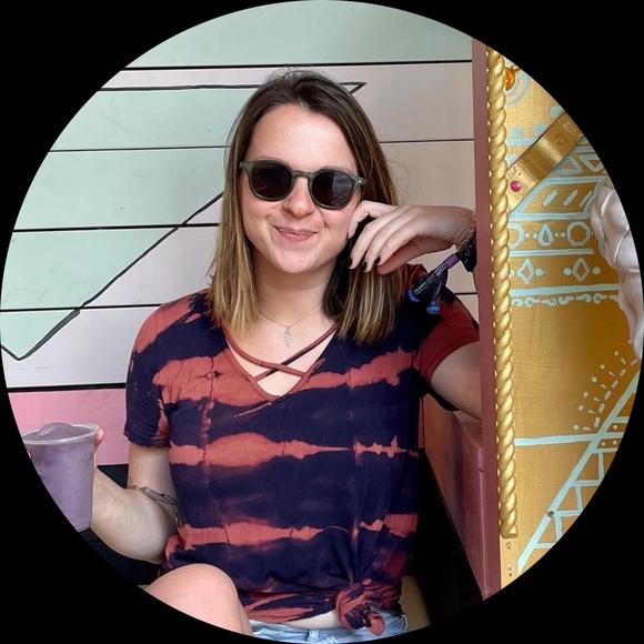 Profile Picture of Michaeleen Metzner (@mikaleen) on Poshmark