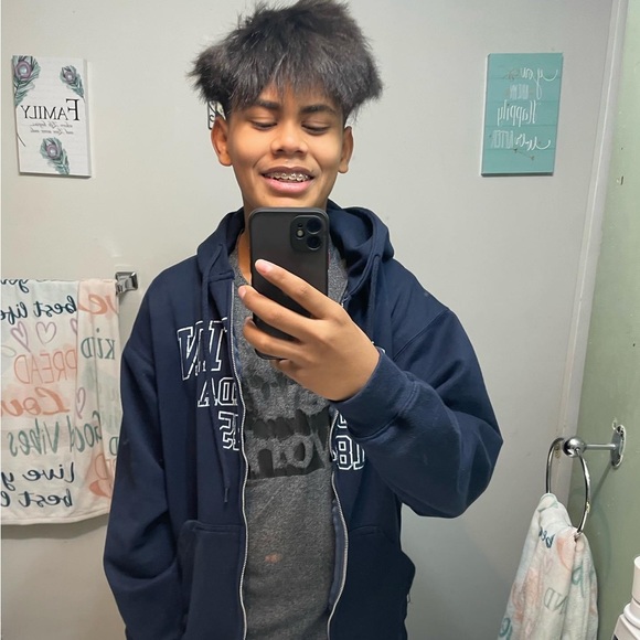 Profile Picture of Leonardo Jostin (@jostinucles30) on Poshmark