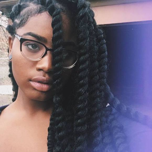 Profile Picture of Miyah Allmond (@glorychil) on Poshmark