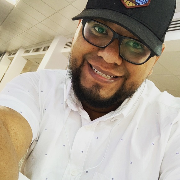 Profile Picture of Mario Almanza (@almanzastore) on Poshmark