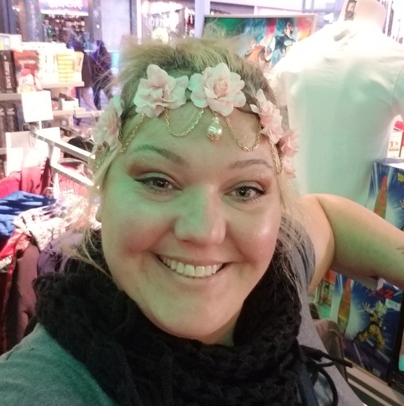 Profile Picture of Heather Carson (@heatherc1031) on Poshmark