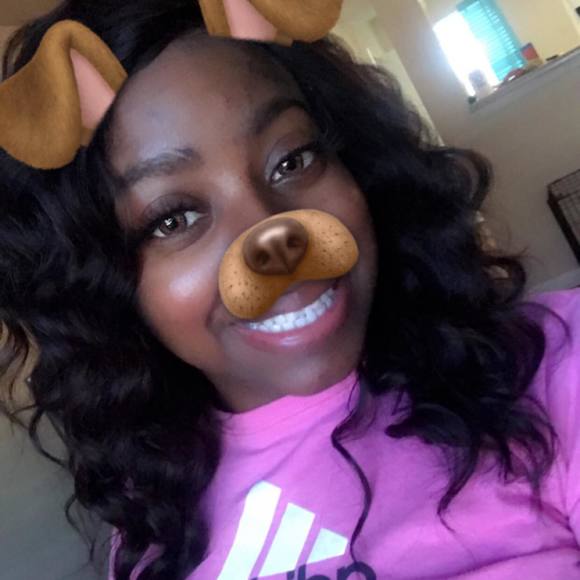 Profile Picture of Junnie Jones (@juneybee18) on Poshmark