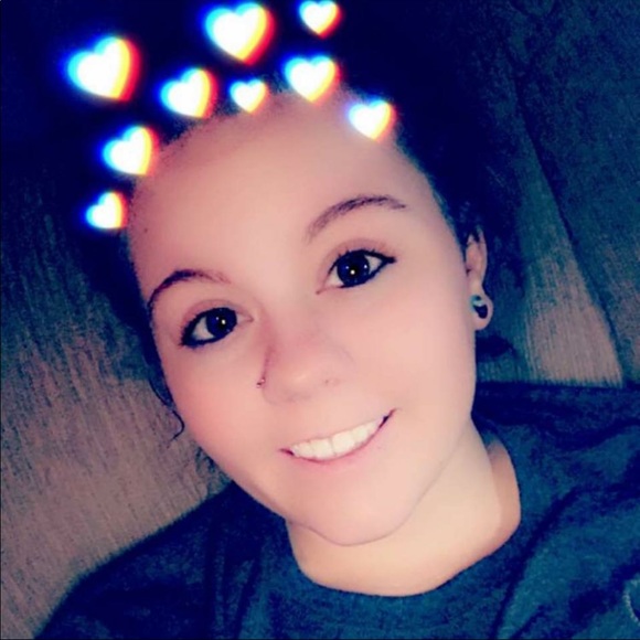 Ekko Loney - Poshmark Profile Picture of Ekko Loney (@ekko_loney) on Poshmark