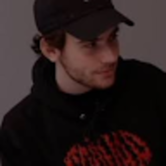 Profile Picture of Ash Ackreman (@sapnapsgirly7) on Poshmark