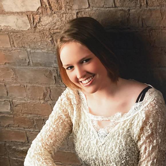 Profile Picture of Brianne Folden (@bnf1215) on Poshmark