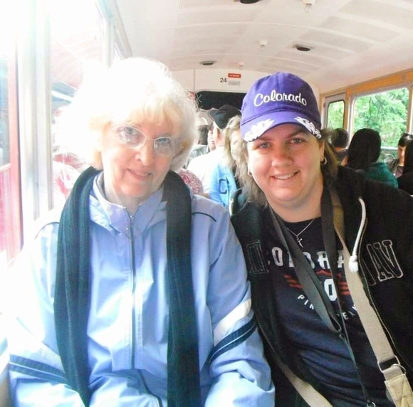 Profile Picture of Mimi Baudrit (@mimibaudrit) on Poshmark