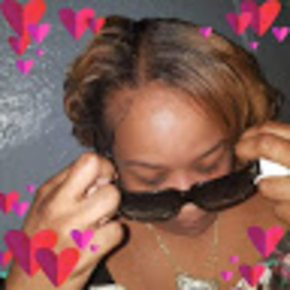 Profile Picture of Nicole Turner (@bigassbutt40) on Poshmark