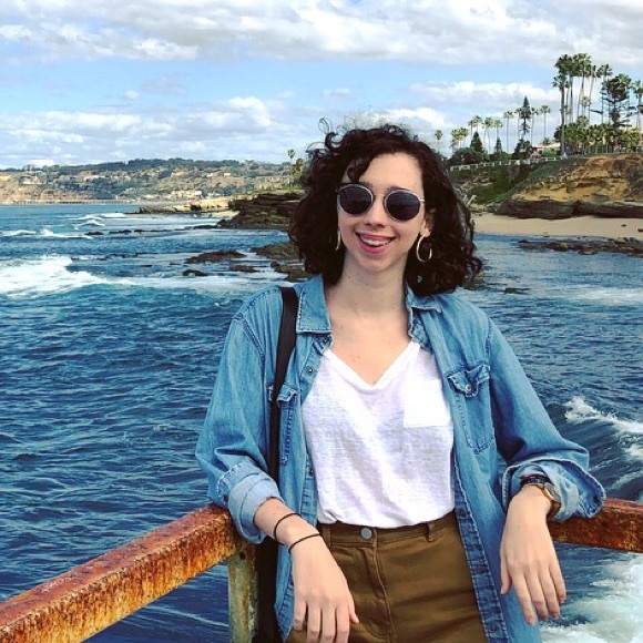 Profile Picture of Anna Mcdermott (@amcd89) on Poshmark