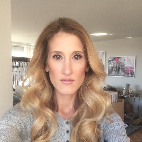 Profile Picture of Brooke Oldt (@brookeoldt) on Poshmark