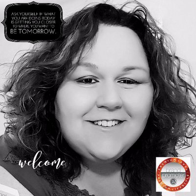 Profile Picture of Heather DeBold (@HeatherDizzMe) on Twitter